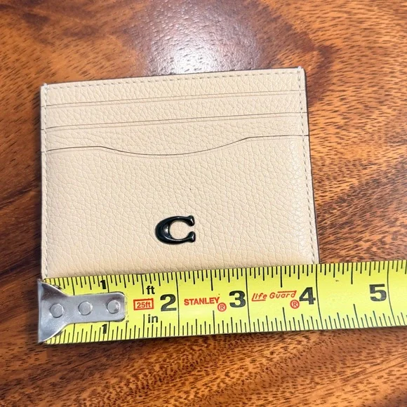Coach Pebbled Leather Card Case Holder in Cream with Black 'C' Logo NWOT - Picture 11 of 12